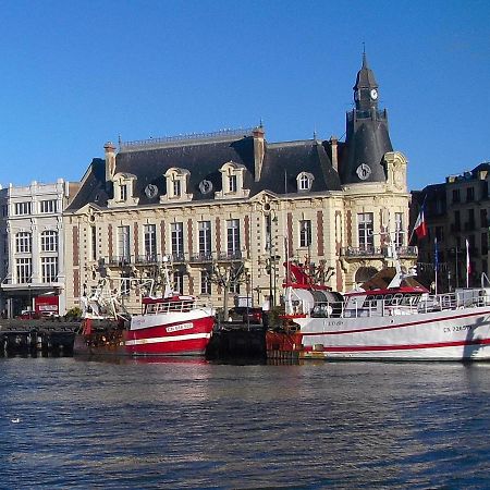 Апартаменти Les Parasols De Trouville Екстер'єр фото